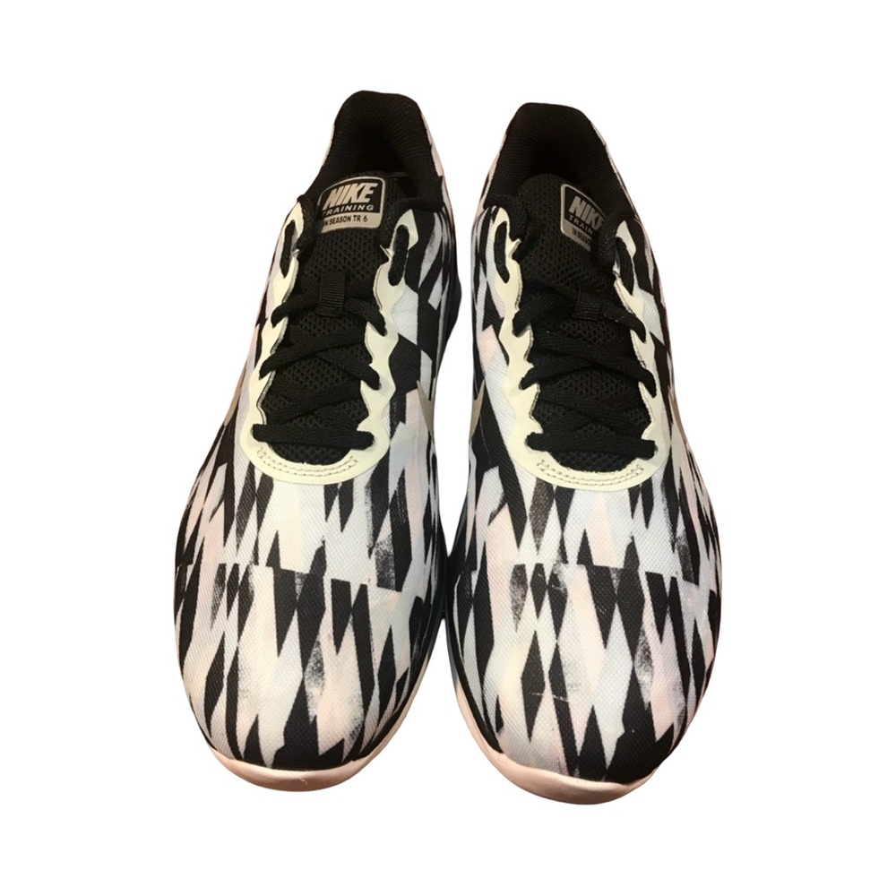 Nike Black & White Geometric Running Shoes